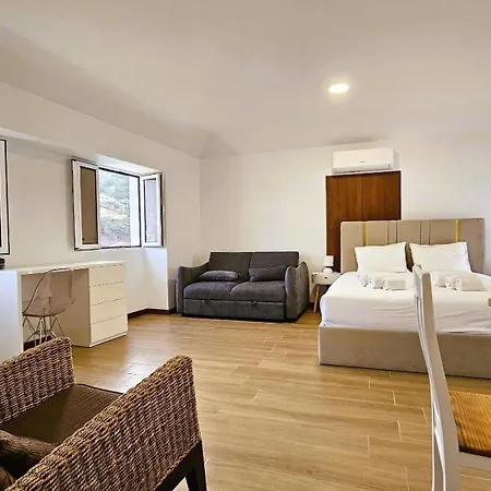 Dinos Sea View Holiday home *